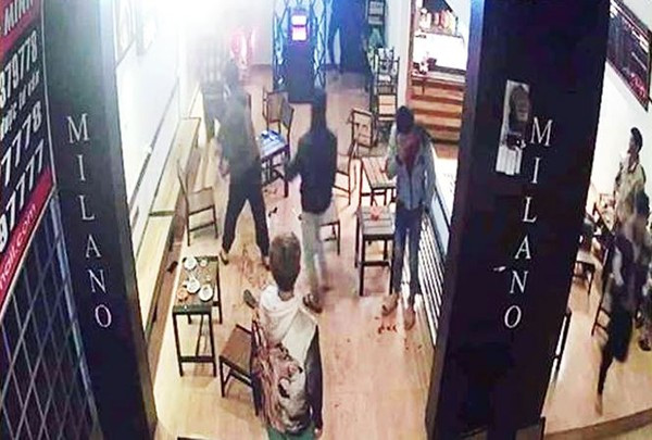 Đọc gì hôm nay 28/1: Đứt lìa tay khi hỗn chiến tại quán cà phê Doc gi hom nay 28/1: Dut lia tay khi hon chien tai quan ca phe