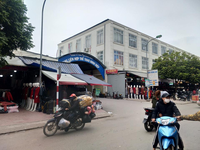 Tân Hùng Minh "xẻ thịt" Khu thể thao Ninh Hiệp làm ki ốt: Vì sao chưa xử lý? Tan Hung Minh