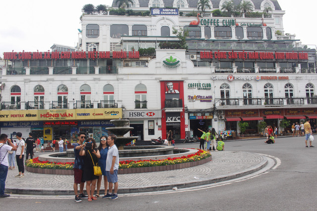 Duong pho ngap tran co hoa mung Quoc khanh 2/9-Hinh-4