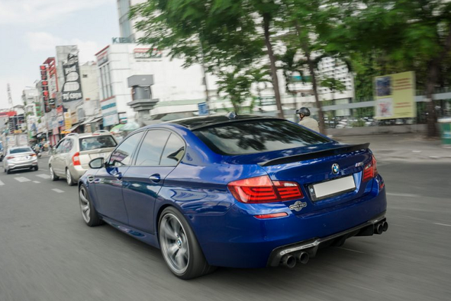 Ảnh BMW M5 F10 cực hiếm trên phố Sài Gòn - Hình 8 Anh BMW M5 F10 cuc hiem tren pho Sai Gon-Hinh-8