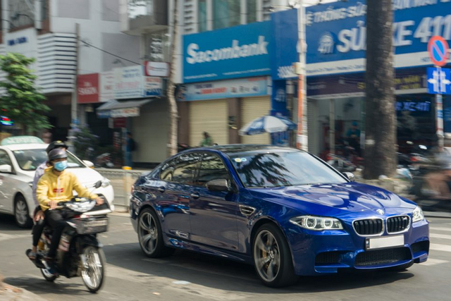 Ảnh BMW M5 F10 cực hiếm trên phố Sài Gòn - Hình 7 Anh BMW M5 F10 cuc hiem tren pho Sai Gon-Hinh-7