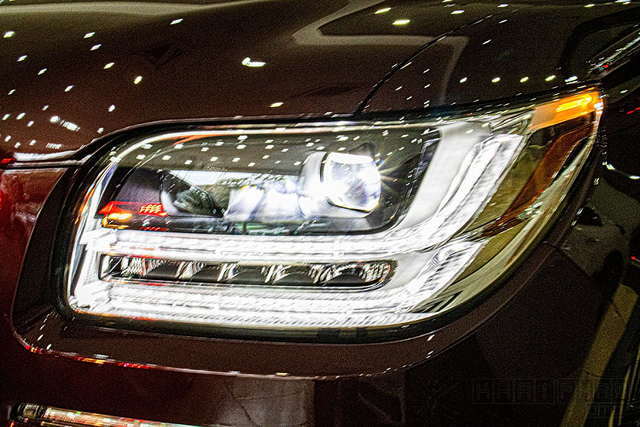 Ngắm nghía SUV 'khủng long' Lincoln Navigator Black Label 2020 mới về Việt Nam - Hình 3 Ngam nghia SUV 'khung long' Lincoln Navigator Black Label 2020 moi ve Viet Nam-Hinh-3