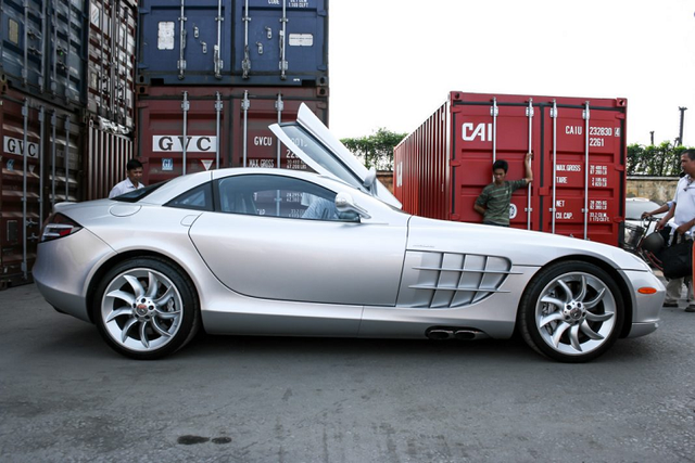 Ngắm "mũi tên bạc" Mercedes-Benz SLR McLaren độc nhất Việt Nam - Hình 8 Ngam