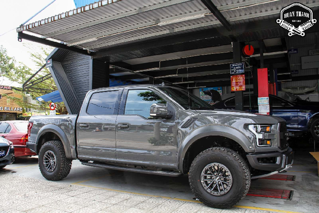 Doanh nhân Đà Nẵng chi hàng trăm triệu độ Ford F-150 Raptor - Hình 8 Doanh nhan Da Nang chi hang tram trieu do Ford F-150 Raptor-Hinh-8