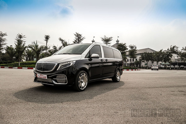 Cận cảnh Mercedes-Benz V250 độ Maybach hơn 2 tỷ siêu sang Can canh Mercedes-Benz V250 do Maybach hon 2 ty sieu sang