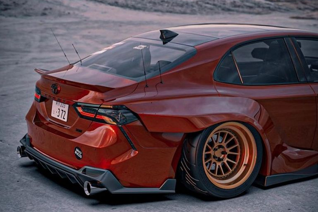 Ngam xe Toyota Camry phong cach ham ho du dan-Hinh-5