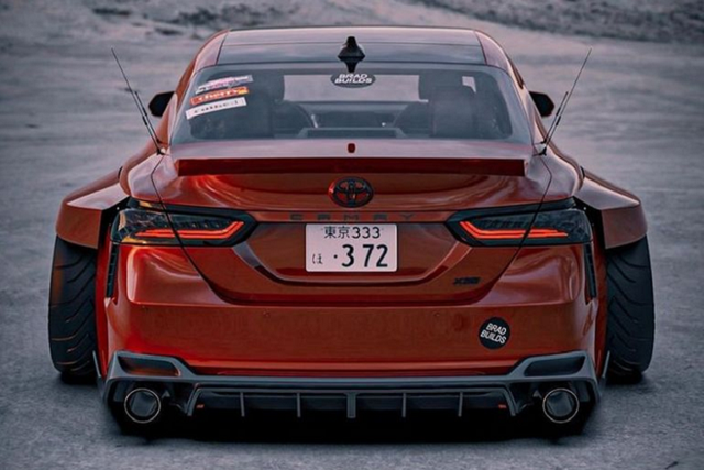 Ngam xe Toyota Camry phong cach ham ho du dan-Hinh-4