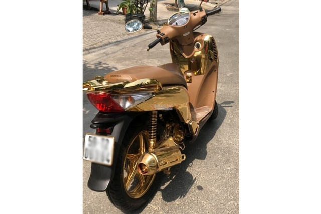 Ngắm "không rời mắt" xe ga Honda SH mạ vàng 1,5 tỷ - Hình 2 Ngam