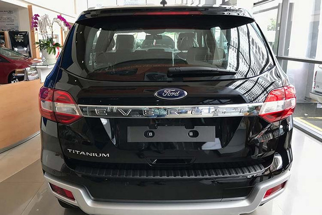Cận cảnh Ford Everest 2020 gần 1,2 tỷ đồng tại Việt Nam - Hình 4 Can canh Ford Everest 2020 gan 1,2 ty dong tai Viet Nam-Hinh-4