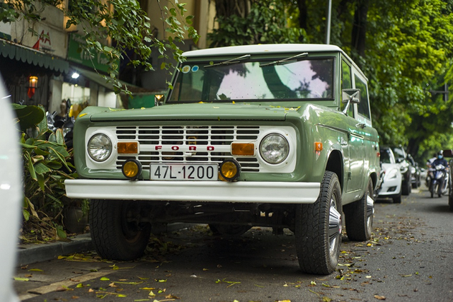 Ngắm SUV Ford Bronco “hàng hiếm” tại Hà thành Ngam SUV Ford Bronco “hang hiem” tai Ha thanh