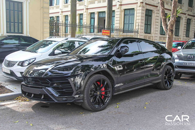 Siêu SUV Lamborghini Urus màu độc lạ có giá hơn 20 tỷ Sieu SUV Lamborghini Urus mau doc la co gia hon 20 ty