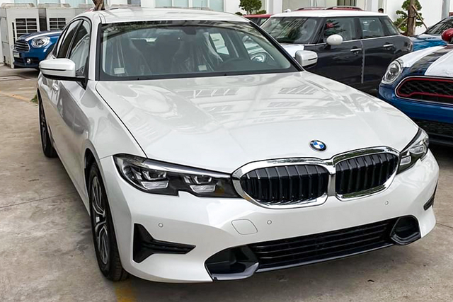 Cận cảnh BMW 320i 2020 mới, giá dưới 2 tỷ đồng Can canh BMW 320i 2020 moi, gia duoi 2 ty dong