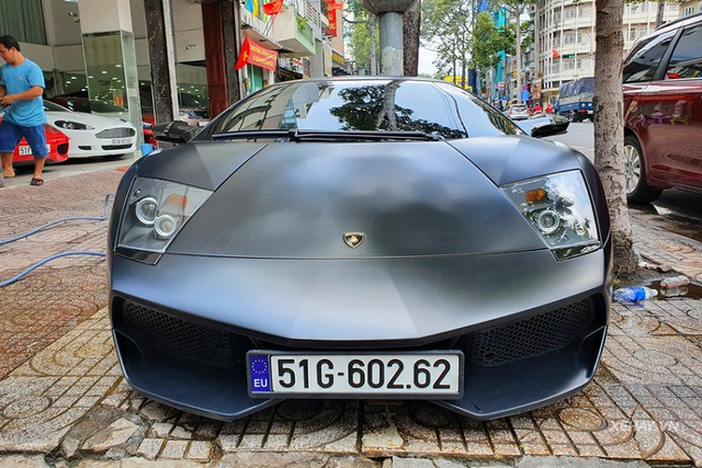 Chao ban sieu xe Lamborghini Murcielago SV mot thoi cua dai gia Minh nhua-Hinh-2