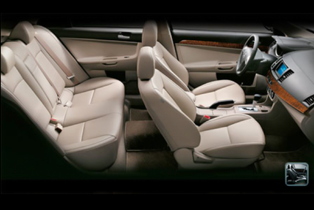 Cận cảnh Mitsubishi Lancer Fortis hàng hiếm tại Sài Gòn - Hình 5 Can canh Mitsubishi Lancer Fortis hang hiem tai Sai Gon-Hinh-5