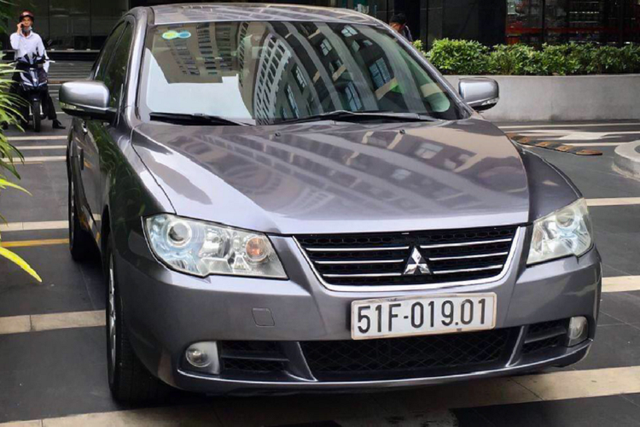 Cận cảnh Mitsubishi Lancer Fortis hàng hiếm tại Sài Gòn - Hình 2 Can canh Mitsubishi Lancer Fortis hang hiem tai Sai Gon-Hinh-2