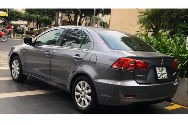 Cận cảnh Mitsubishi Lancer Fortis hàng hiếm tại Sài Gòn - Hình 3 Can canh Mitsubishi Lancer Fortis hang hiem tai Sai Gon-Hinh-3