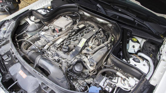 Cách nhận biết ôtô cũ có bị thuỷ kích hay không? - Hình 2 Cach nhan biet oto cu co bi thuy kich hay khong?-Hinh-2