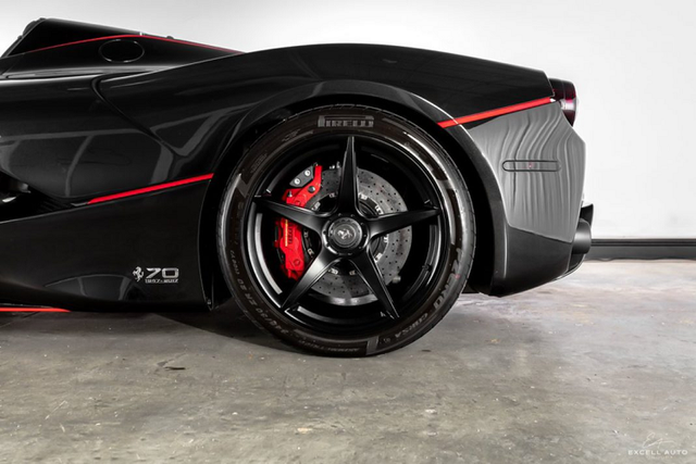 Ferrari LaFerrari Aperta được chào bán tới 4,6 triệu USD - Hình 5 Ferrari LaFerrari Aperta duoc chao ban toi 4,6 trieu USD-Hinh-5
