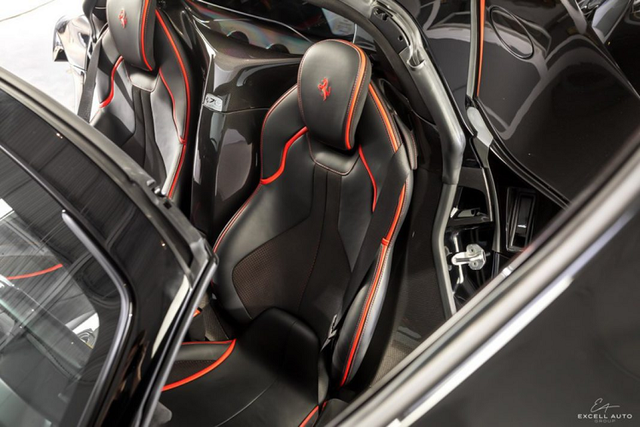 Ferrari LaFerrari Aperta được chào bán tới 4,6 triệu USD - Hình 7 Ferrari LaFerrari Aperta duoc chao ban toi 4,6 trieu USD-Hinh-7