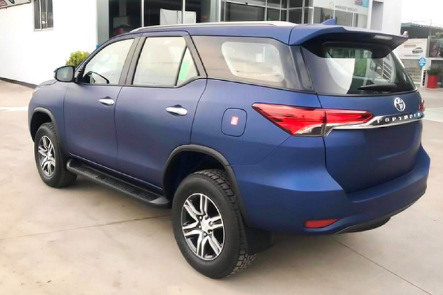 Toyota Fortuner Limited Edition hơn 1 tỷ ở Sài Gòn - Hình 2 Toyota Fortuner Limited Edition hon 1 ty o Sai Gon-Hinh-2