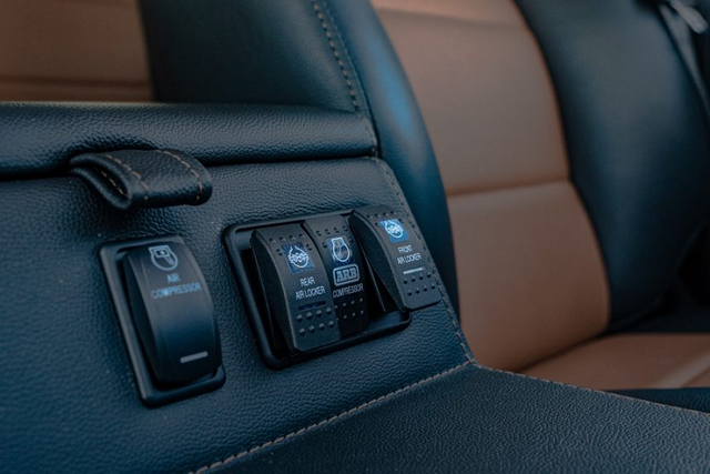 Range Rover Defender 1993 'hồi sinh' cực đẹp - Hình 6 Range Rover Defender 1993 'hoi sinh' cuc dep-Hinh-6