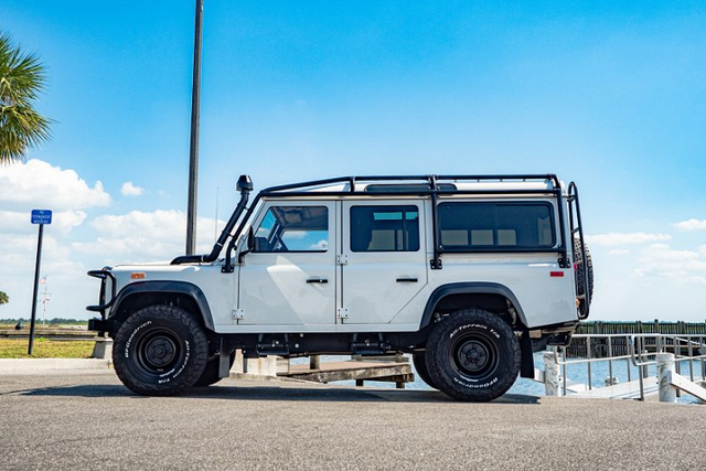 Range Rover Defender 1993 'hồi sinh' cực đẹp - Hình 8 Range Rover Defender 1993 'hoi sinh' cuc dep-Hinh-8