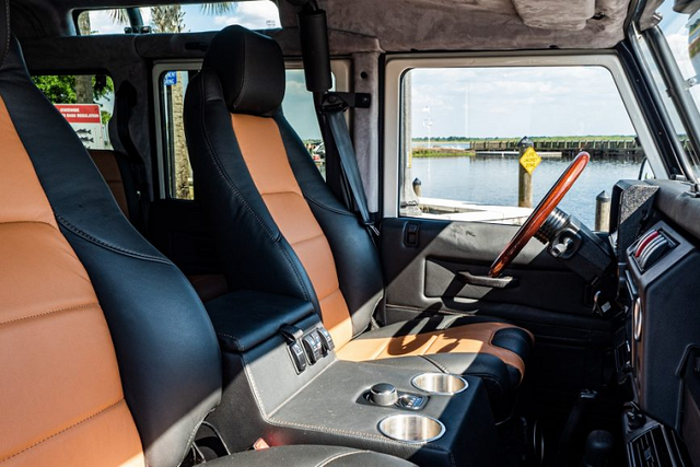 Range Rover Defender 1993 'hồi sinh' cực đẹp - Hình 5 Range Rover Defender 1993 'hoi sinh' cuc dep-Hinh-5