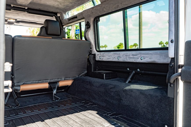 Range Rover Defender 1993 'hồi sinh' cực đẹp - Hình 3 Range Rover Defender 1993 'hoi sinh' cuc dep-Hinh-3