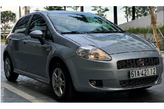 Của lạ Fiat Grande Punto giá rẻ 'giật mình' chỉ 360 triệu - Hình 2 Cua la Fiat Grande Punto gia re 'giat minh' chi 360 trieu-Hinh-2