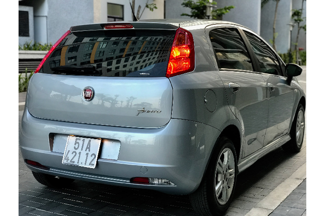 Của lạ Fiat Grande Punto giá rẻ 'giật mình' chỉ 360 triệu - Hình 9 Cua la Fiat Grande Punto gia re 'giat minh' chi 360 trieu-Hinh-9