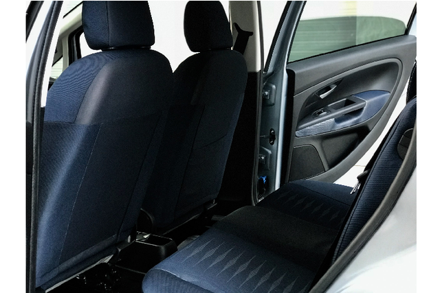 Của lạ Fiat Grande Punto giá rẻ 'giật mình' chỉ 360 triệu - Hình 8 Cua la Fiat Grande Punto gia re 'giat minh' chi 360 trieu-Hinh-8