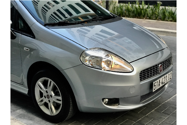 Của lạ Fiat Grande Punto giá rẻ 'giật mình' chỉ 360 triệu - Hình 3 Cua la Fiat Grande Punto gia re 'giat minh' chi 360 trieu-Hinh-3