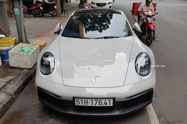 Soi Porsche 911 Carrera S chính hãng hơn 7,6 tỷ - Hình 2 Soi Porsche 911 Carrera S chinh hang hon 7,6 ty-Hinh-2