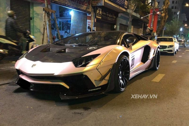 Cận cảnh Lamborghini Aventador độ Liberty Walk độc nhất Việt Nam Can canh Lamborghini Aventador do Liberty Walk doc nhat Viet Nam