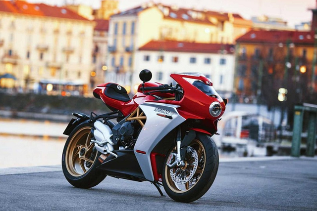 Ngắm siêu môtô MV Agusta Superveloce Ottocento từ 505 triệu đồng Ngam sieu moto MV Agusta Superveloce Ottocento tu 505 trieu dong