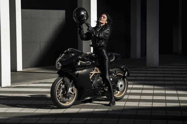 Ngắm siêu môtô MV Agusta Superveloce Ottocento từ 505 triệu đồng - Hình 9 Ngam sieu moto MV Agusta Superveloce Ottocento tu 505 trieu dong-Hinh-9