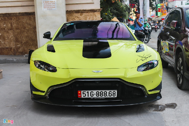 Aston Martin Vantage tại Việt Nam độ mâm hàng độc - Hình 5 Aston Martin Vantage tai Viet Nam do mam hang doc-Hinh-5