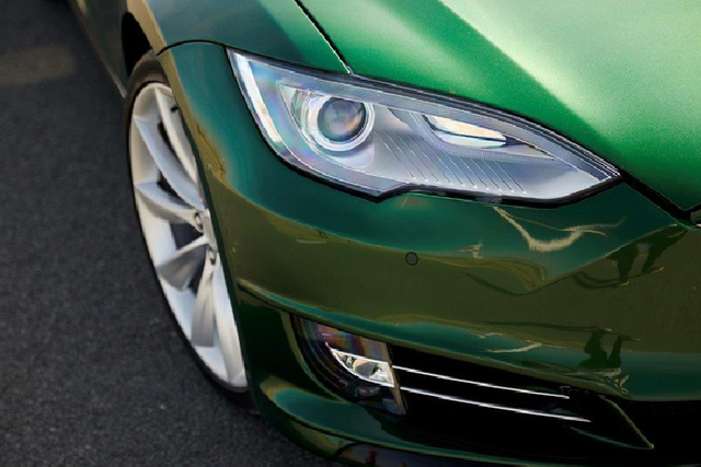 Cận cảnh chi tiết xe điện Tesla độc nhất vô nhị có giá gần 6 tỷ đồng - Hình 3 Can canh chi tiet xe dien Tesla doc nhat vo nhi co gia gan 6 ty dong-Hinh-3