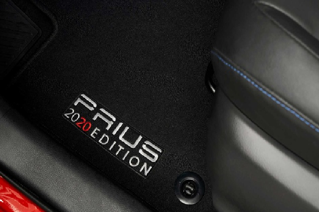 Xem Toyota Prius 2021 bản đặc biệt chỉ sản xuất 2.020 chiếc - Hình 4 Xem Toyota Prius 2021 ban dac biet chi san xuat 2.020 chiec-Hinh-4