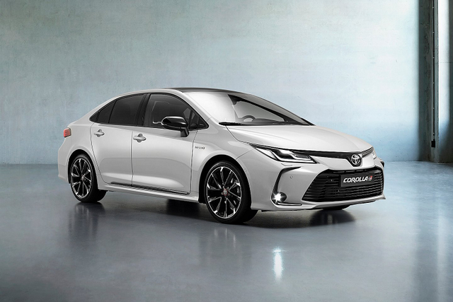 Cận cảnh Toyota Corolla GR Sport 2021 mới đậm tính thể thao Can canh Toyota Corolla GR Sport 2021 moi dam tinh the thao