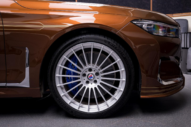 Can canh BMW 7-Series moi co gia gan 4 ty dong-Hinh-4