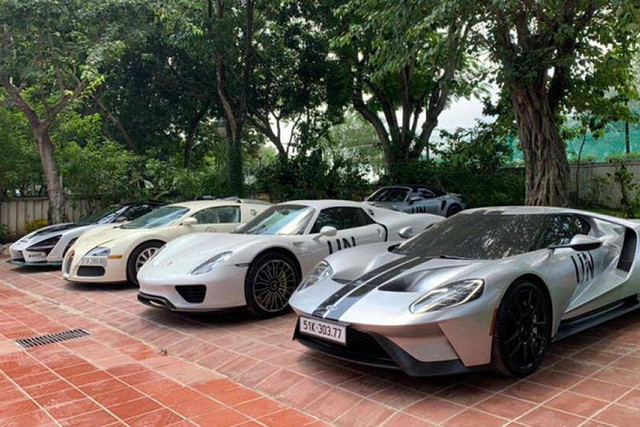 Đại gia Đặng Lê Nguyên Vũ sưu tầm siêu xe nghìn tỷ trên núi - Hình 10 Dai gia Dang Le Nguyen Vu suu tam sieu xe nghin ty tren nui-Hinh-10