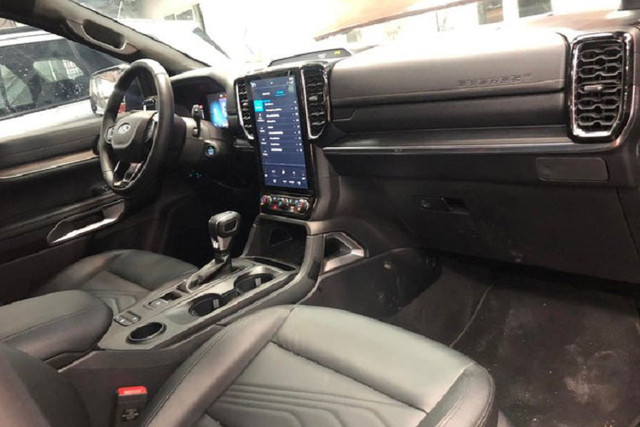 Ford Everest 2023 vẫn khan hàng tại Việt Nam, giá chưa giảm - Hình 7 Ford Everest 2023 van khan hang tai Viet Nam, gia chua giam-Hinh-7
