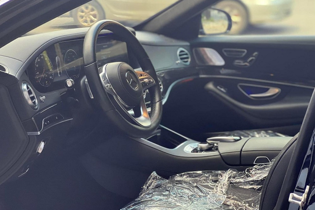 Cận cảnh xe siêu sang Mercedes-Maybach S450 Pullman từ 7,2 tỷ đồng - Hình 4 Can canh xe sieu sang Mercedes-Maybach S450 Pullman tu 7,2 ty dong-Hinh-4