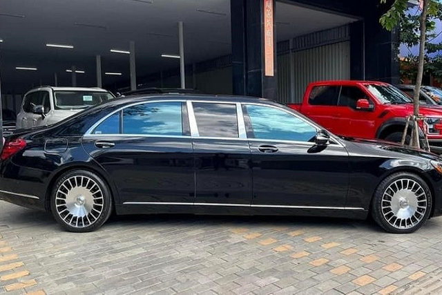 Cận cảnh xe siêu sang Mercedes-Maybach S450 Pullman từ 7,2 tỷ đồng - Hình 3 Can canh xe sieu sang Mercedes-Maybach S450 Pullman tu 7,2 ty dong-Hinh-3