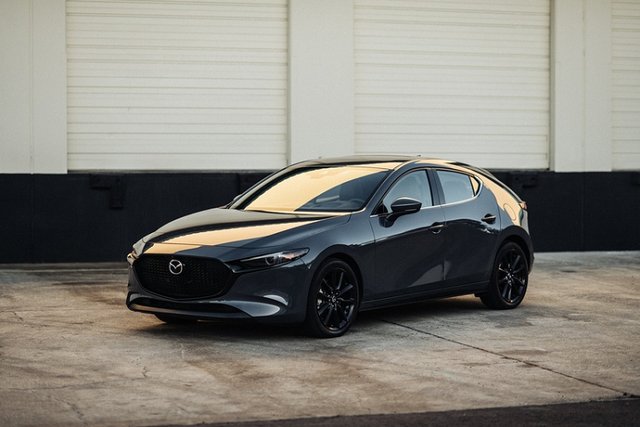 Mazda3 2023 có gì để 'đấu' Hyundai Elantra? Mazda3 2023 co gi de 'dau' Hyundai Elantra?