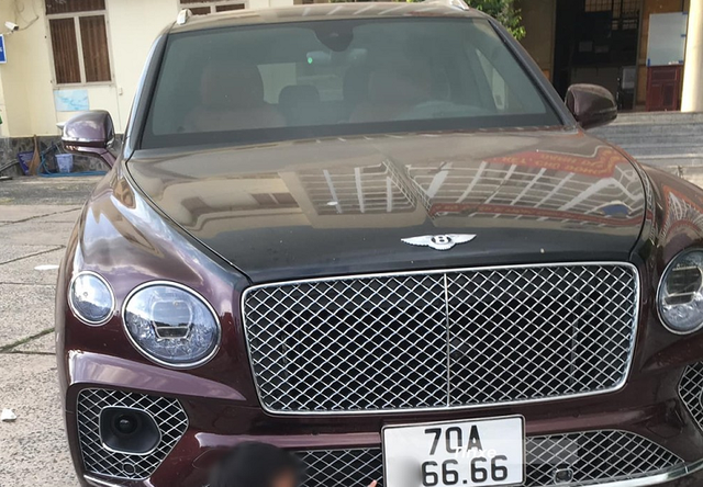 Đại gia ở Tây Ninh mua xe Bentley Bentayga V8 hơn 21 tỷ trúng biển tứ quý 6 - Hình 2 Dai gia o Tay Ninh mua xe Bentley Bentayga V8 hon 21 ty trung bien tu quy 6-Hinh-2