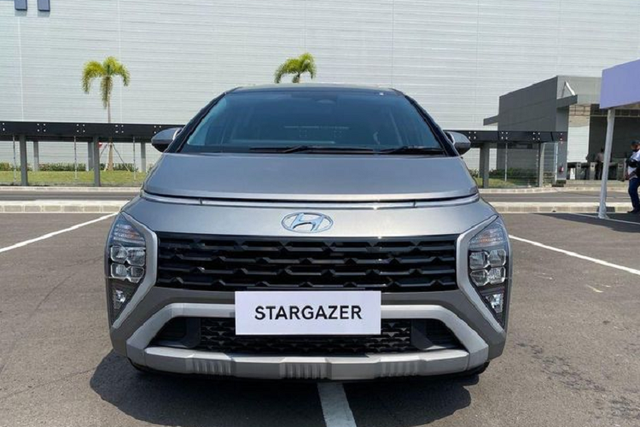 Ngắm Hyundai Stargazer 2023 giá rẻ từ 378 triệu đồng Ngam Hyundai Stargazer 2023 gia re tu 378 trieu dong