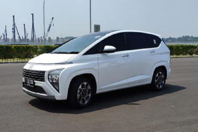 Ngắm Hyundai Stargazer 2023 giá rẻ từ 378 triệu đồng - Hình 3 Ngam Hyundai Stargazer 2023 gia re tu 378 trieu dong-Hinh-3
