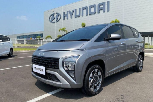 Ngắm Hyundai Stargazer 2023 giá rẻ từ 378 triệu đồng - Hình 2 Ngam Hyundai Stargazer 2023 gia re tu 378 trieu dong-Hinh-2